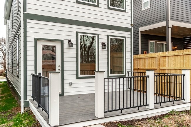 Photo - 300 Prince Ave