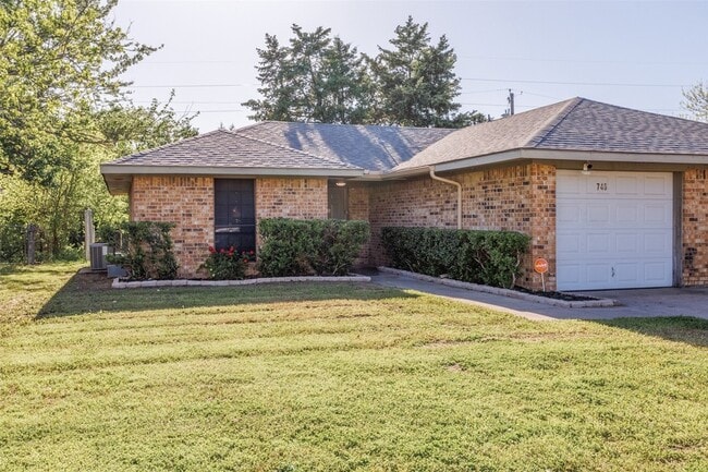 Photo - 746 Prairie Creek Dr