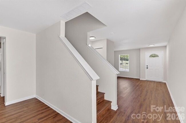 Photo - 458 Settlers Ridge Dr