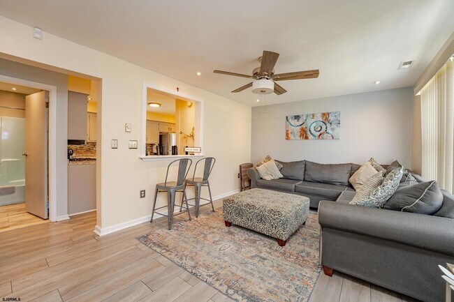 Photo - 545 N Connecticut Ave