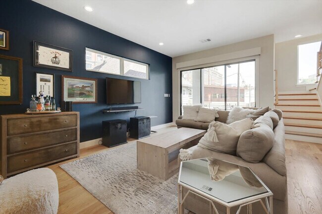 Photo - 2421 Throckmorton St Unit ID1019591P