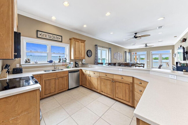 Photo - 1242 W Lagoon Ave Unit ID1268072P