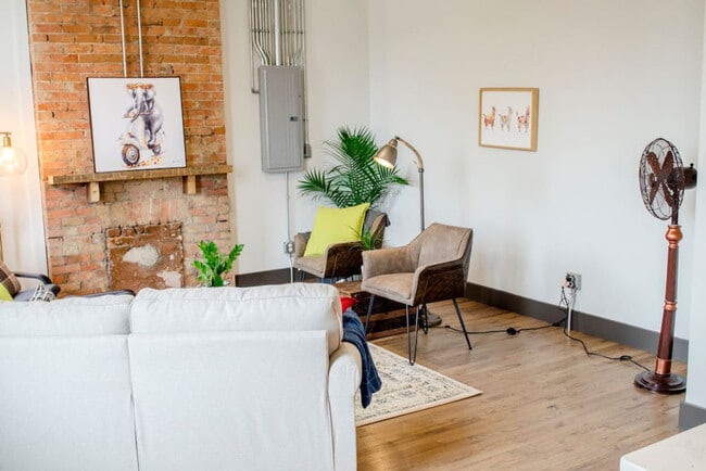 Photo - 1423 Pleasant St Unit ID1056037P