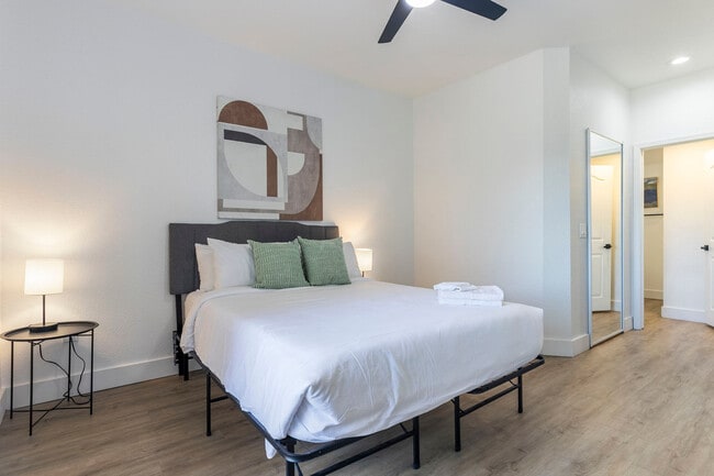 Photo - 15608 N 71st St Unit ID1035256P