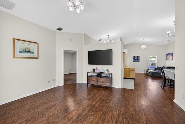 Photo - 6223 Kendrick St