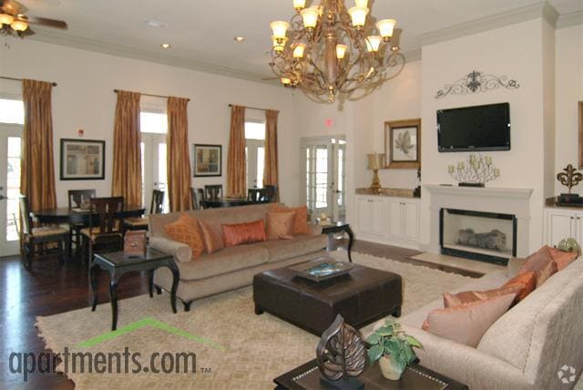 Clubhouse - Chenier Apartments