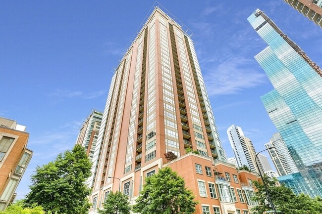 Building Photo - 415 E North Water St Unit 1003