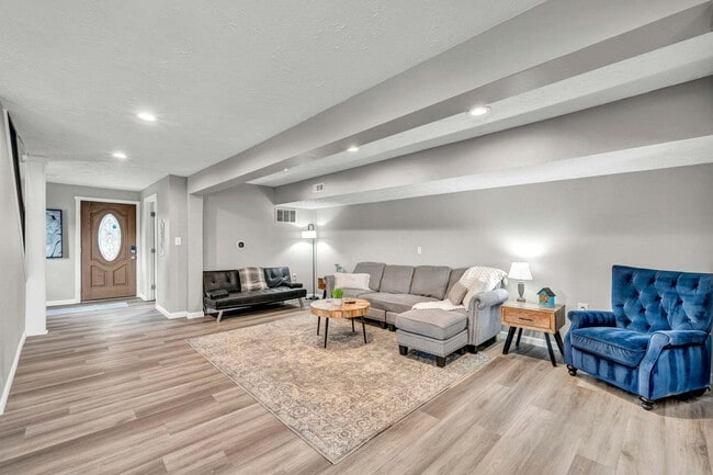Photo - 829 Portage Lakes Drive Unit SI ID1496076P