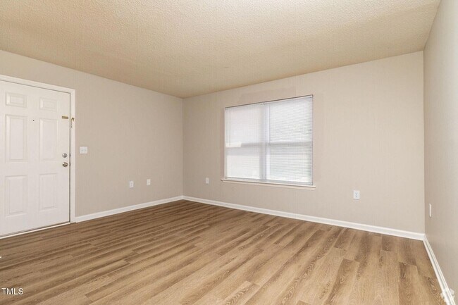 Photo - 115 Holiday Park Rd Unit 2Bed Traditional