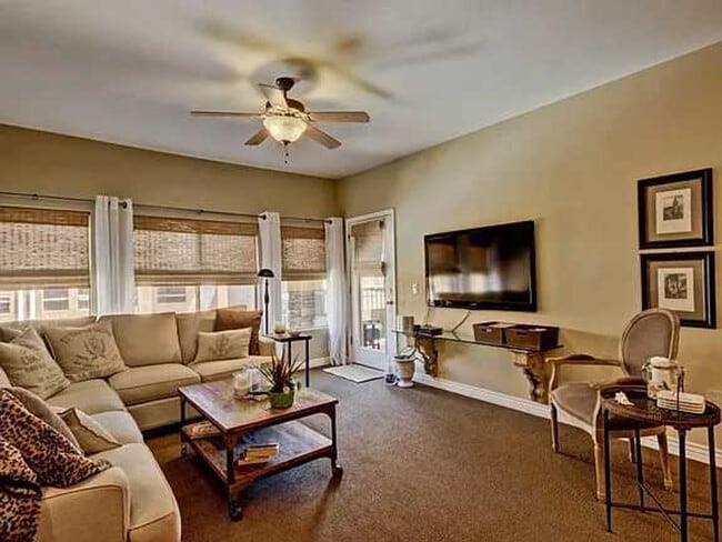 Building Photo - 5450 E Deer Valley Dr Unit SI FL3-ID1302352P