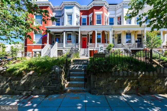 Photo - 104 R St NE