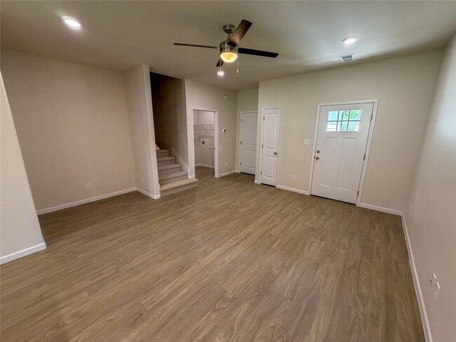 Photo - 411 W Dulin St