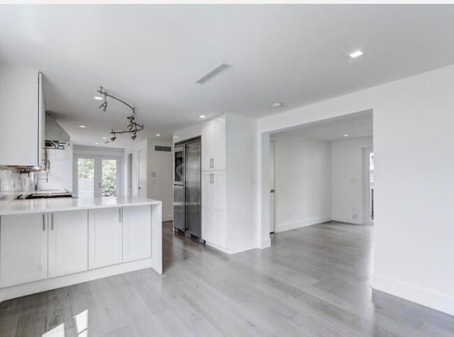 Photo - 833 Ardmore Rd