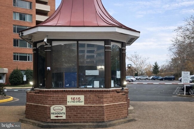 Photo - 1121 Arlington Blvd Unit 703