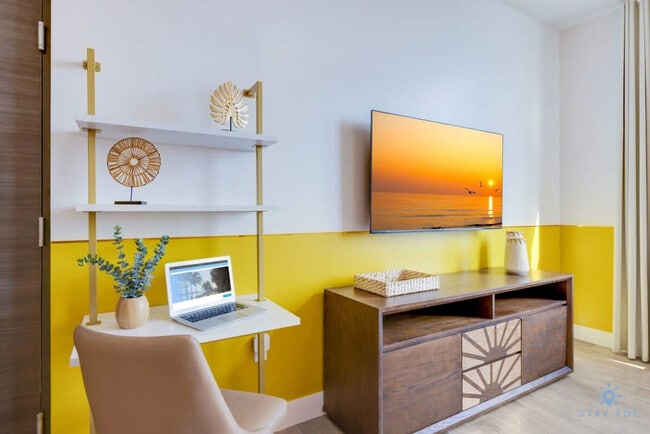 Building Photo - 777 N Ocean Dr Unit ID1227251P