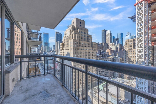 Photo - 68 W 37th St Unit FL20-ID1051649P