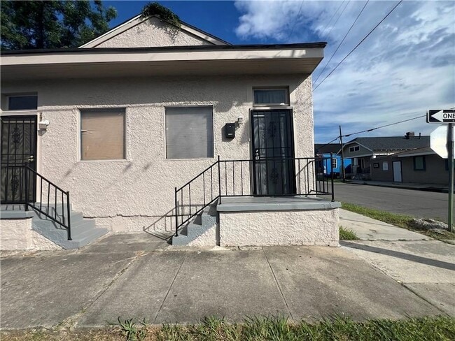 Building Photo - 2934 Dryades St
