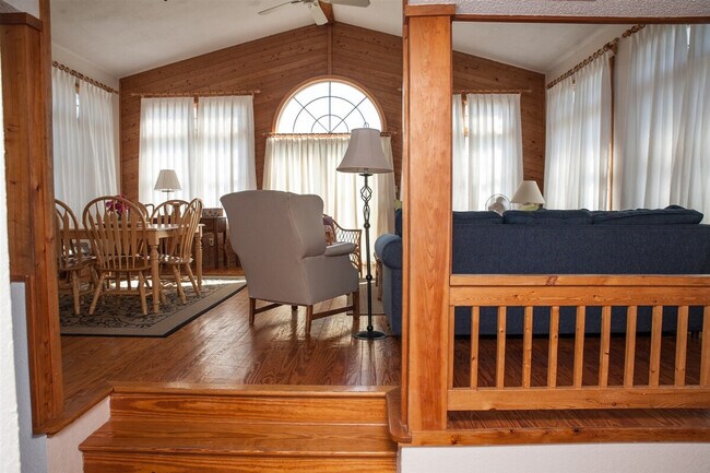 Building Photo - 40393 N Beachcomber Dr Unit ID1255929P