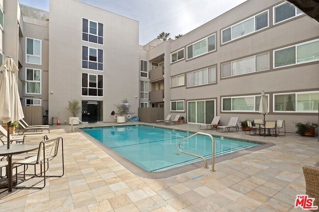 Photo - 1025 Kings Rd