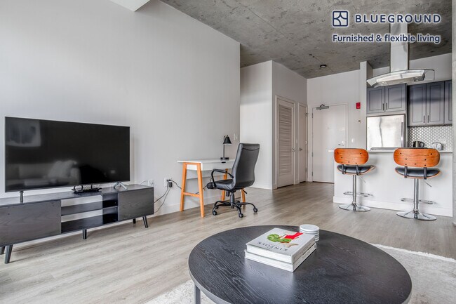 Photo - 450 W Belmont Ave Unit FL4-ID986