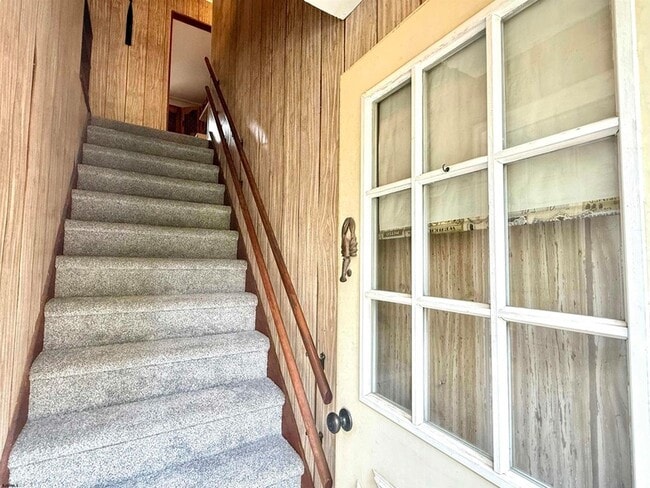 Photo - 908 Morris Ln