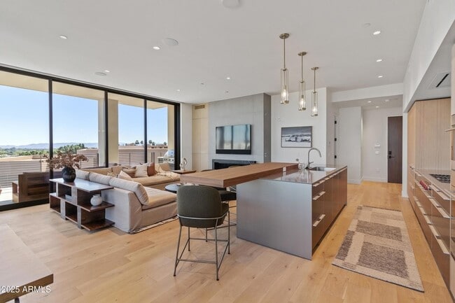 Photo - 5000 N Camelback Rdg Dr Unit 302