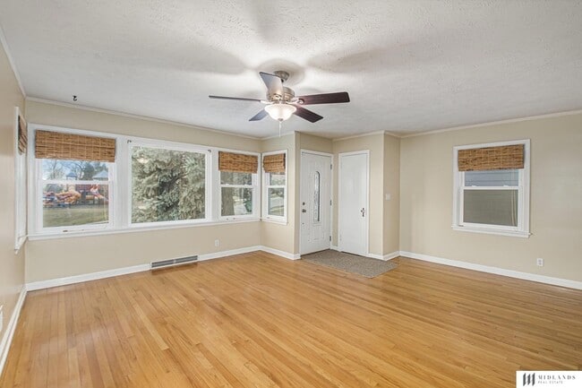 Photo - 5820 Walnut St