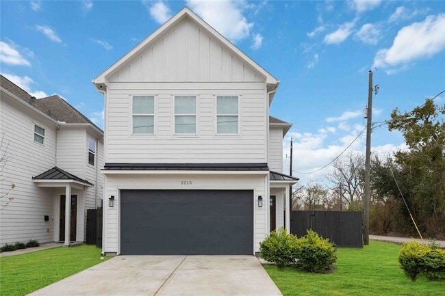 Photo - 2215 Mansfield St