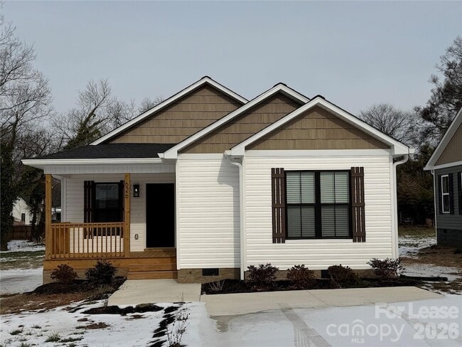 Building Photo - 626 W Bell St