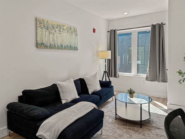 Photo - 2400 E Huntingdon St Unit ID1075544P