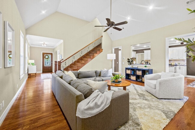 Building Photo - 2351 N Hosta Dr Unit ID1221812P