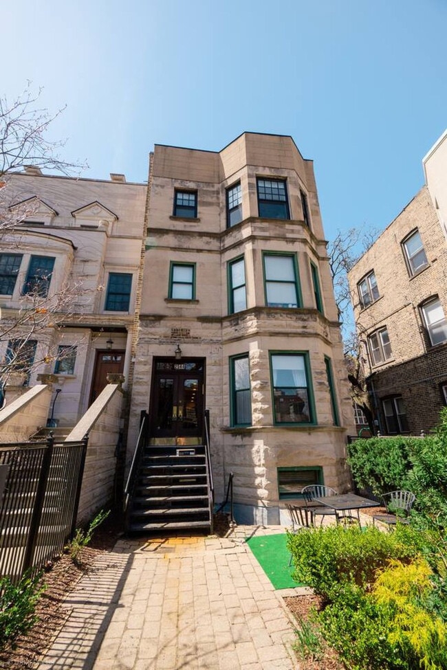 Photo - 2544 N Burling St Unit ID1319106P