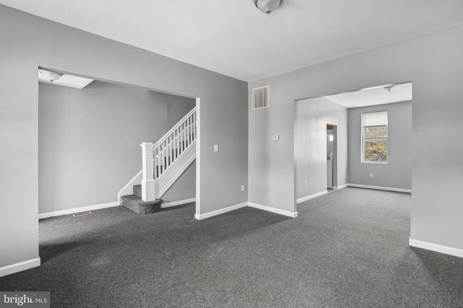 Building Photo - 1209 N Dukeland St