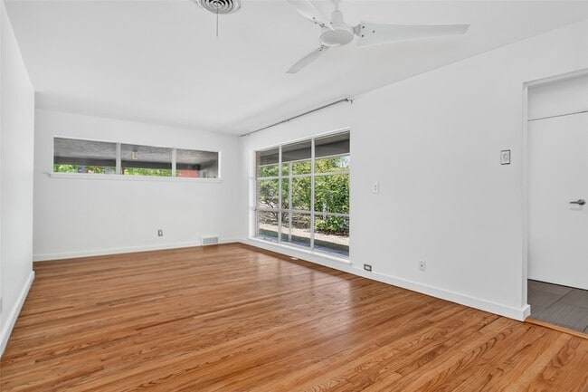 Photo - 2223 Forest Oaks Dr