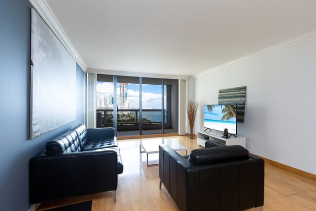 Building Photo - 1717 N Bayshore Dr Unit SI ID1054091P