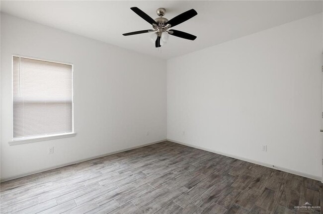 Photo - 448 Frio Ln Unit 1