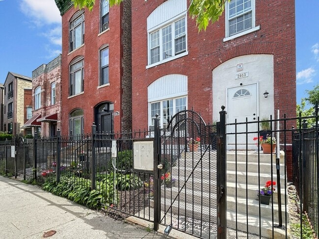Photo - 2953 W Warren Blvd Unit 1