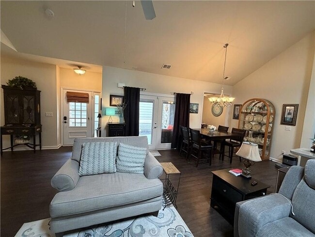 Photo - 502 Camellia Ct