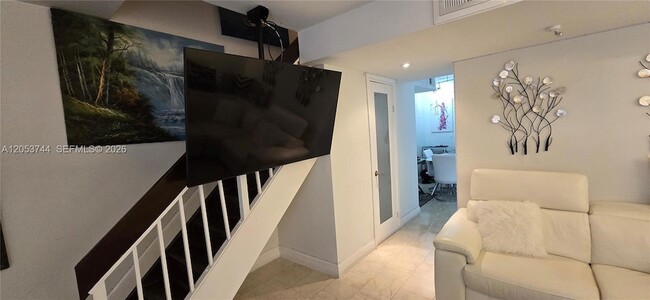 Photo - 1345 W 41st St Unit 6
