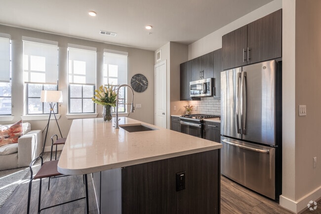 2BR, 2BA - 1,107SF - Kitchen - Bellrock Sawyer Yards