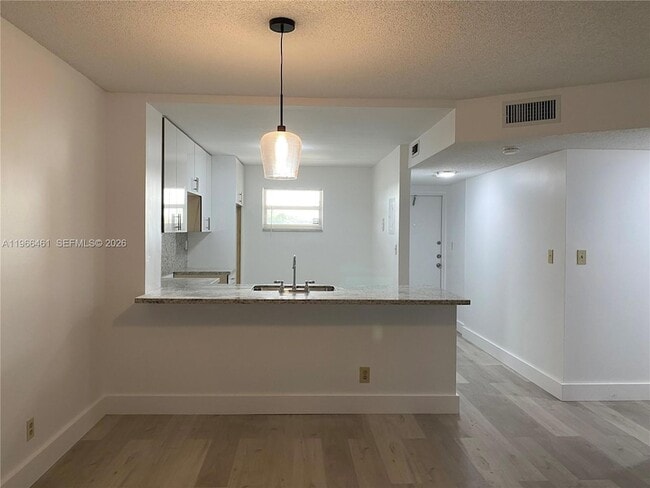 Photo - 1075 Riverside Dr Unit 405