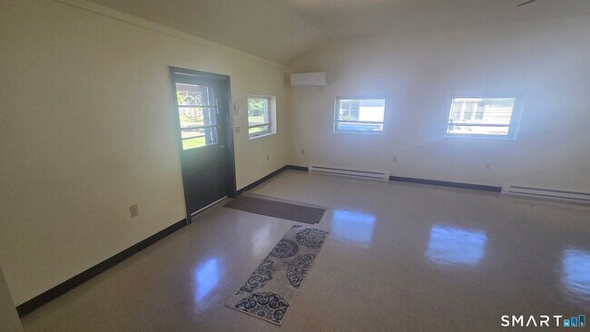 Photo - 361 Pomeroy Ave