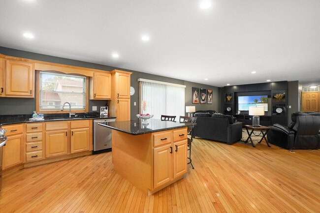 Photo - 255 Banbury Ave Unit SI ID1285054P