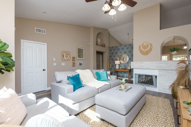 Photo - 650 W Palo Verde St Unit SI ID1540147P