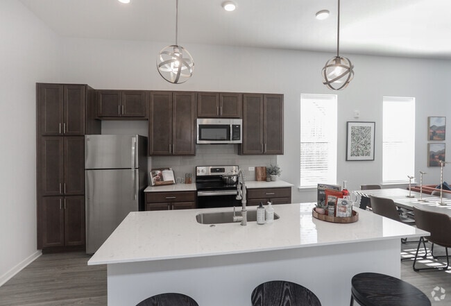 1BR, 1BA - 794 SF - Pullman Pointe