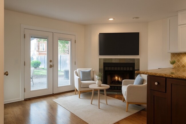 Photo - 912 Crain St