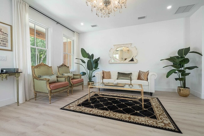 Building Photo - 30 W Castillo Dr Unit ID1281932P