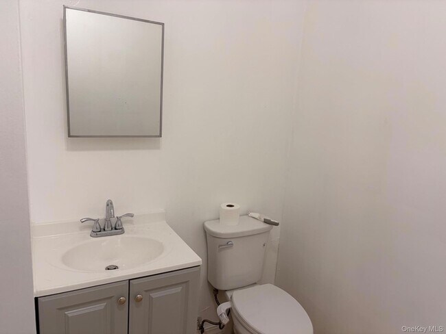 Photo - 2653 NY-17M