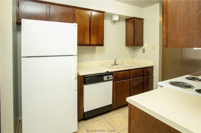 Photo - 1801 Woodsman Dr Unit D
