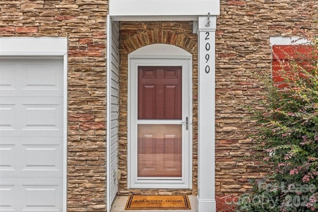 Photo - 2090 Shady Pond Dr